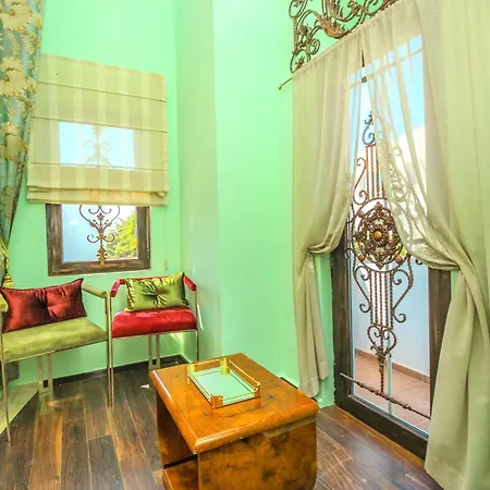 Vintage Villa *
